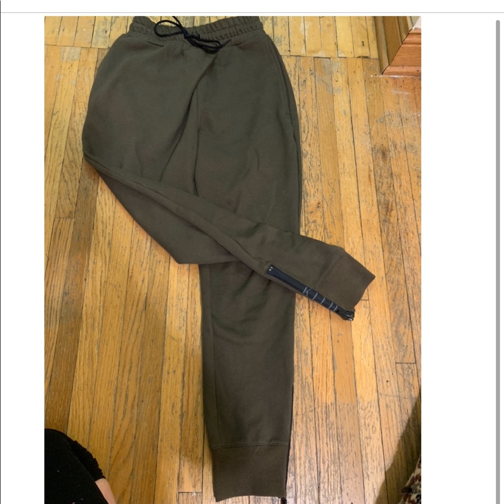 KITH UNISEX LOUNGE STREETWEAR sz S/M high waisted with zipper KITH LOGO cuffs